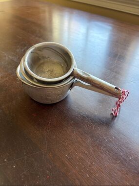 Vintage metal Nesting Measuring Cups